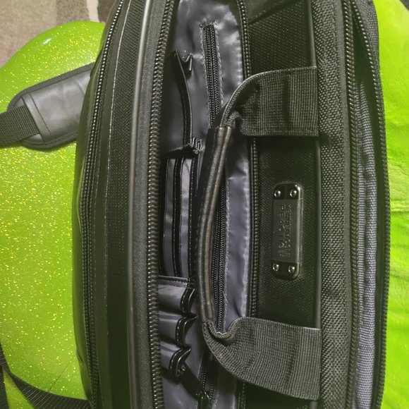 Kenneth Cole Briefcase - Picture 5 of 6